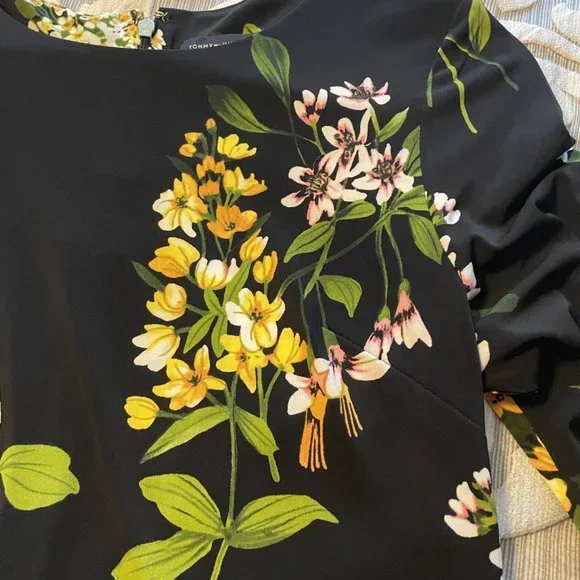EUC Tommy Hilfiger Women's Size 8 Black Floral Flowers Dress Bell Sleeves - Picture 4 of 7